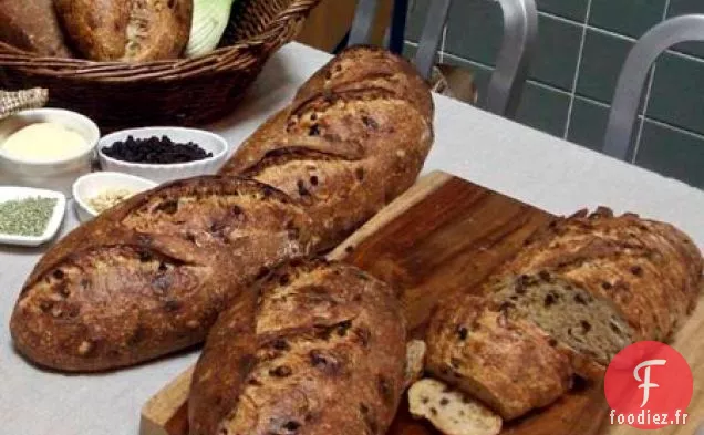 Levain De Semoule Au Fenouil, Aux Groseilles Et Aux Pignons De Pin