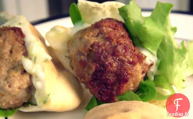 Mini Hamburgers D'Agneau En Mini Pitas Avec Tzatziki