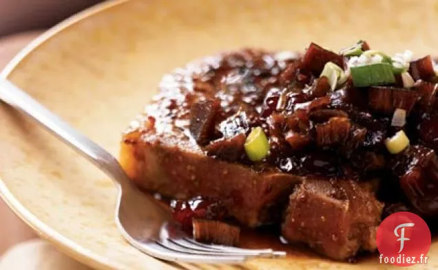 Côtelettes de Porc Grillées au Chutney de Rhubarbe