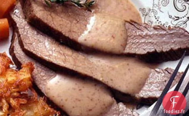 Poitrine Avec Sauce À La Moutarde Moulue en Pierre