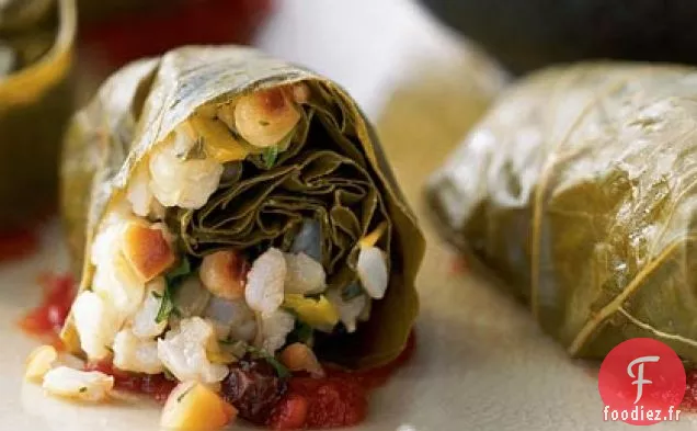Feuilles de Vigne Farcies au Riz Brun à la Sauce Tomate