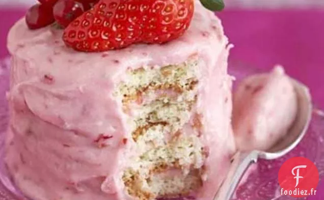 Couches De Gâteaux À La Crème Au Beurre Aux Fraises