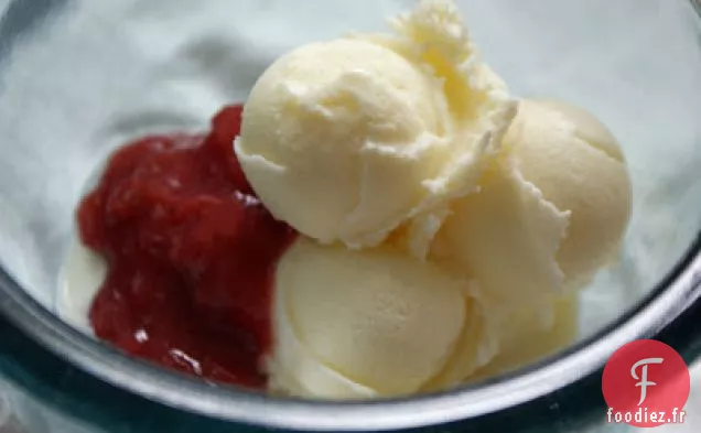 Crème Glacée aux Prunes Rôties