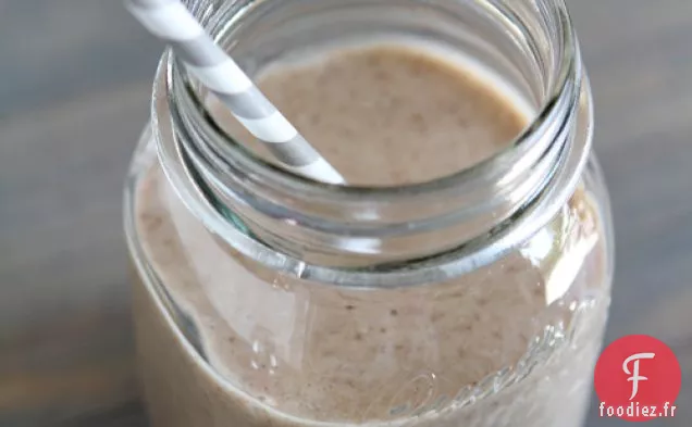 Milk-shake Aux Amandes Avec Avoine Et Dattes