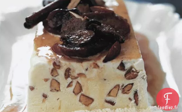 Semifreddo Aux Amandes Avec Fruits Secs Et Miel Épicé