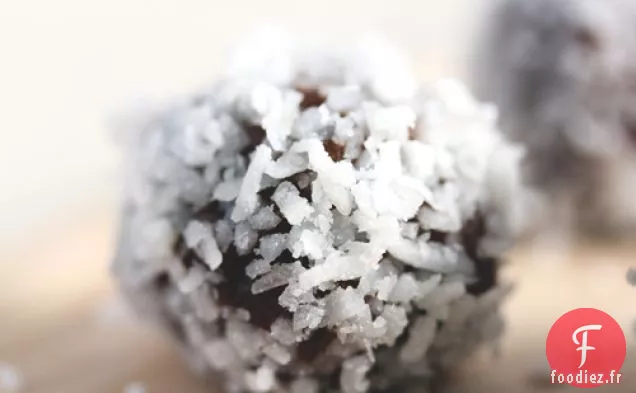 Boules De Chocolat (cacoa) Et De Noix De Cajou