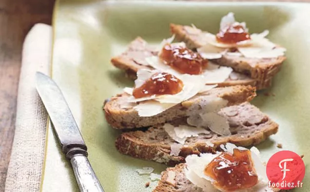 Toasts Aux Noix Avec Confiture De Figues Et Fromage Manchego