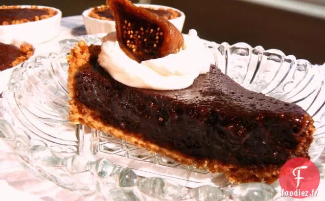 Tarte Épicée Aux Figues Et Au Chocolat Avec Une Croûte De Bretzel Aux Noix