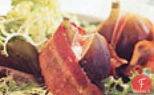 Salade De Mesclun Aux Figues Farcies Au Fromage De Chèvre Enveloppées De Bacon