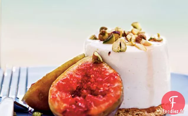 Gâteaux au Fromage au Yogourt au Lait de Brebis avec Figues Grillées et Pistaches
