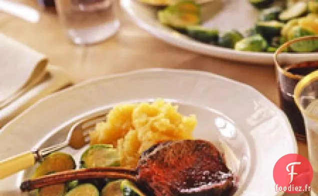 Carré De Chevreuil Rôti Et Sauce À La Grenade