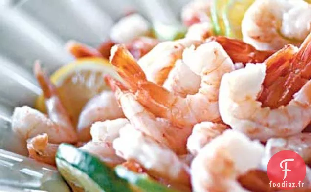 Crevettes Bouillies À la Sauce Rémoulade et Sauce Cocktail Épicée