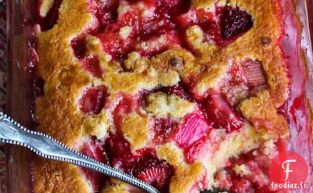 Gâteau au Pudding aux Fraises à la Rhubarbe