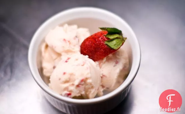 Crème Glacée au Babeurre aux Fraises