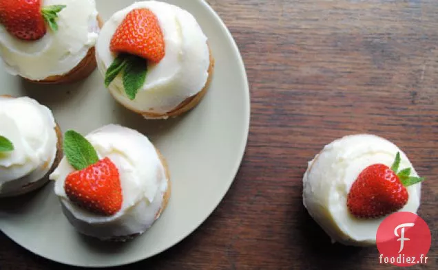 Cupcakes Aux Fraises Avec Glaçage Au Mascarpone