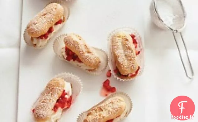 Mini Éclairs Aux Fraises Et À La Crème