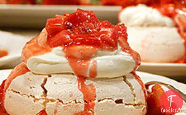 Pavlova Rhubarbe-fraise de Nicole