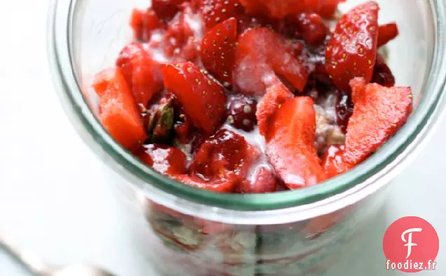 Muesli Bircher À La Sauce Aux Fraises Épicées