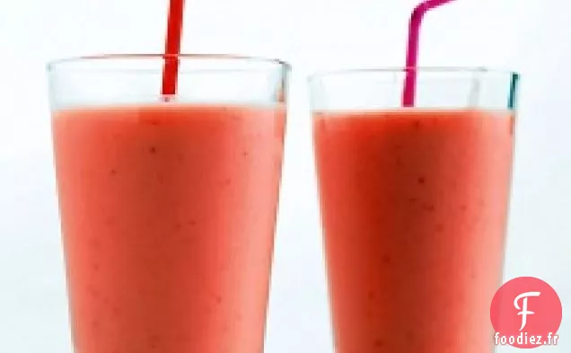 Smoothie À La Fraise, À La Mangue Et Au Yogourt