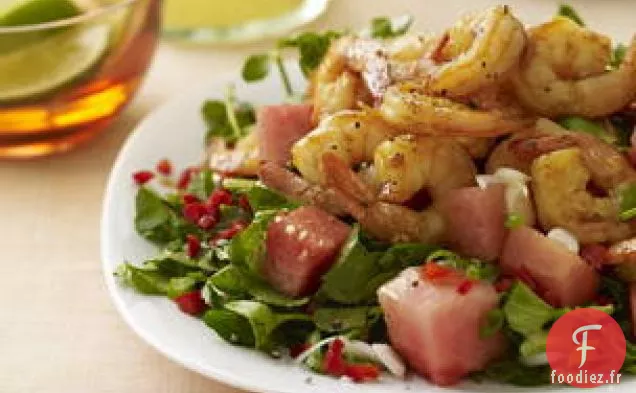 Crevettes Aigres-chaudes Grillées Avec Salade De Pastèque Et de cresson
