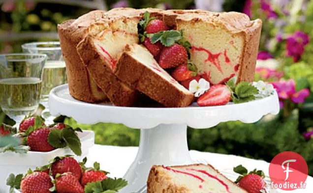 Gâteau au Fromage à la Crème Swirl aux Fraises