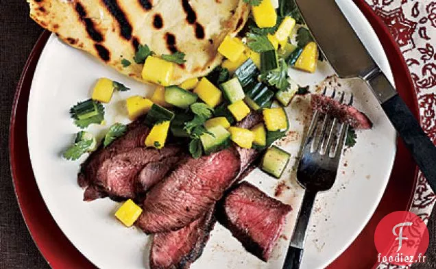 Steak Grillé avec Salsa de Mangue Fraîche