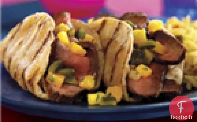 Tacos De Steak Grillé Avec Salsa Poblano-mangue