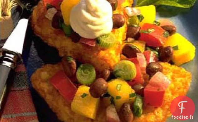 Galettes De Pommes De Terre Avec Salsa Aux Haricots Noirs Et À La Mangue