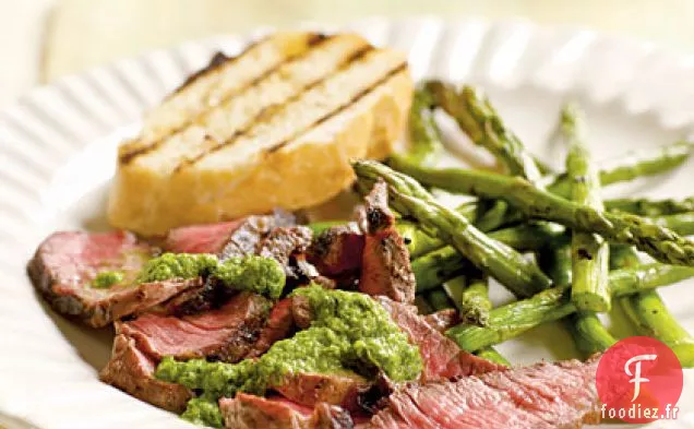 Steak Grillé avec Sauce aux Câpres et aux Herbes