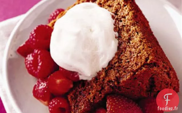 Gâteau Aux Anges Au Chocolat Avec Yogourt Aux Fruits Et À L'Érable
