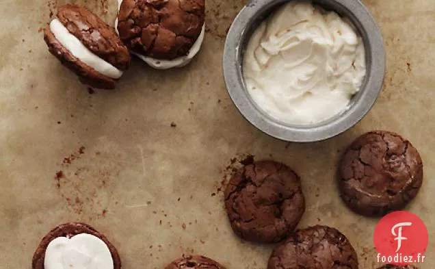 Biscuits Brownie Fourrés à la Crème au Caramel Salé