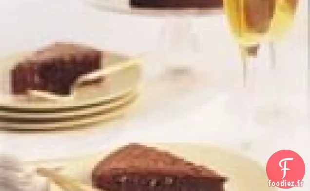 Gâteau Au Moka Avec Sauce Au Caramel Épicé