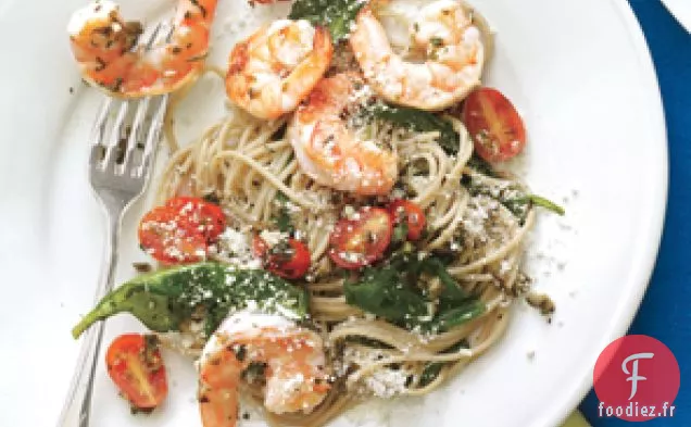 Langoustines Aux Crevettes Avec Pâtes, Épinards, Tomates Cerises Et Olives
