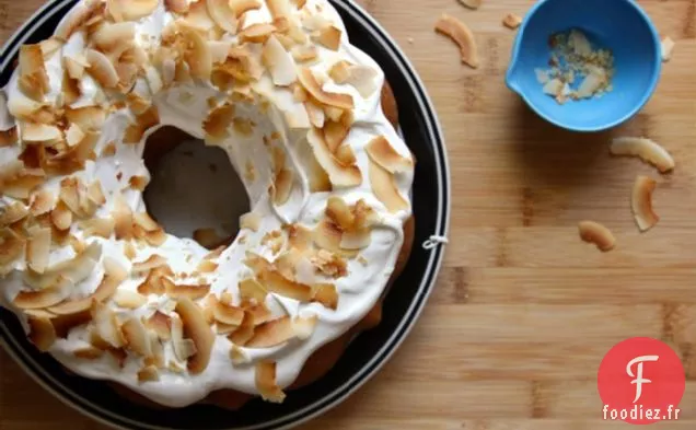 Gâteau Bundt Aux Haricots Blancs Avec Glaçage À La Meringue Moelleux