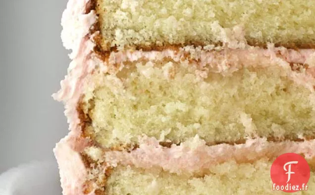 Gâteau Jaune Humide Avec Glaçage Facile À La Crème Au Beurre