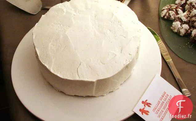Gâteau Blanc Sans Gluten À La Crème Au Beurre À La Meringue Italienne