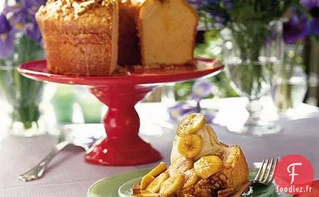 Gâteau au Rhum Beurré avec Sauce Foster aux Bananes