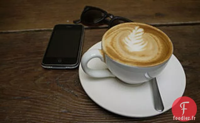 Gâteau Bundt Au Chocolat Avec Glaçage Au Rhum Au Chocolat