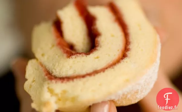 Rouleau de Gâteau Éponge aux Framboises