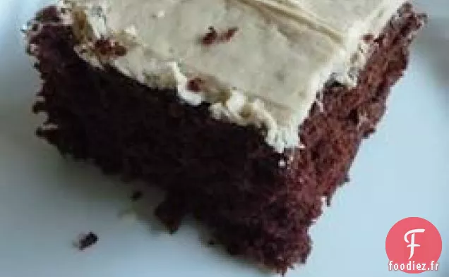 Gâteau Farfelu au Beurre de Cacahuète Au Chocolat