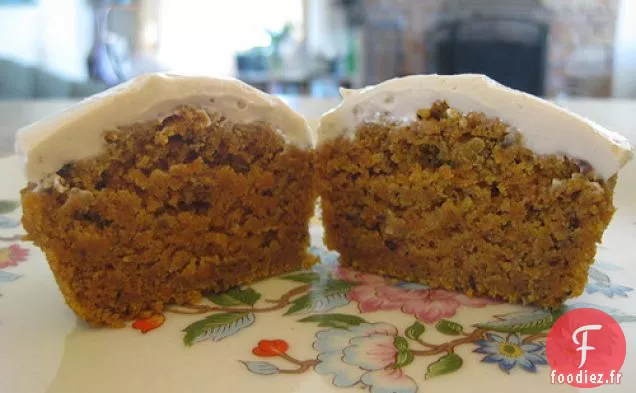 Muffins Aux Carottes Sans Gluten Avec Glaçage Au Fromage À La Crème À L'Érable
