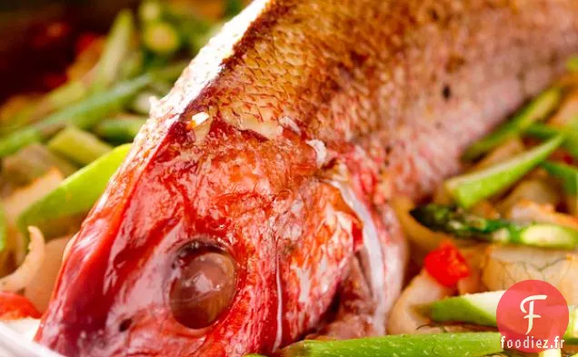 Vivaneau Rôti Aux Légumes De Printemps