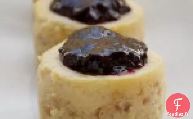 Mini Gâteaux au Fromage à la Gousse de Vanille et Sauce aux Myrtilles