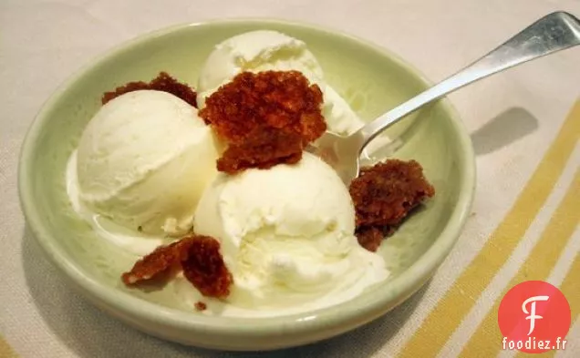 Crème Glacée Au Gâteau Au Fromage Avec Crunch Au Biscuit Graham