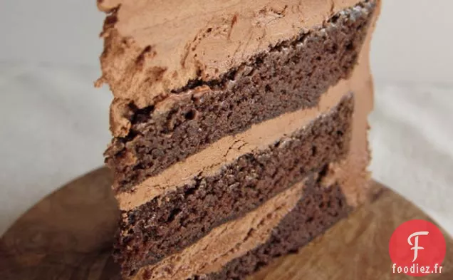 Gâteau Au Chocolat Avec Ganache Crémeuse Au Caramel