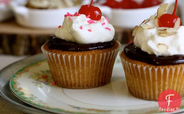 Cupcakes Chauds de Sundae de Fudge