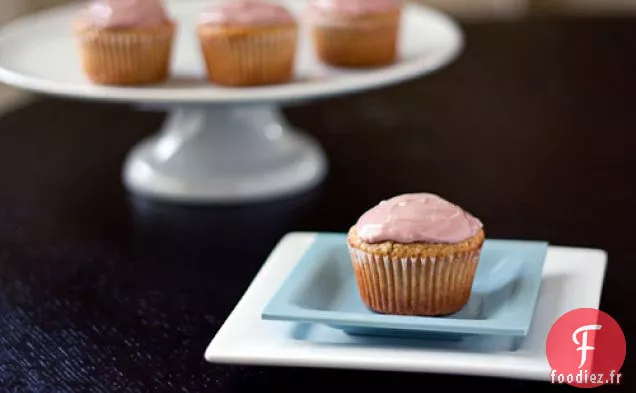 Cupcakes Sains Aux Amandes Avec Glaçage À La Grenade
