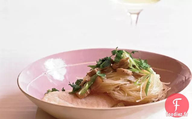 Poisson cuit à la vapeur aux Champignons et aux Nouilles