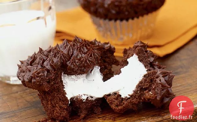 Cupcakes de Nourriture du Diable fourrés à la guimauve