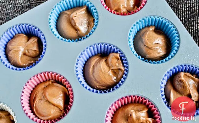 Cupcakes Fudgey Brownie Avec Glaçage Blanc Moelleux